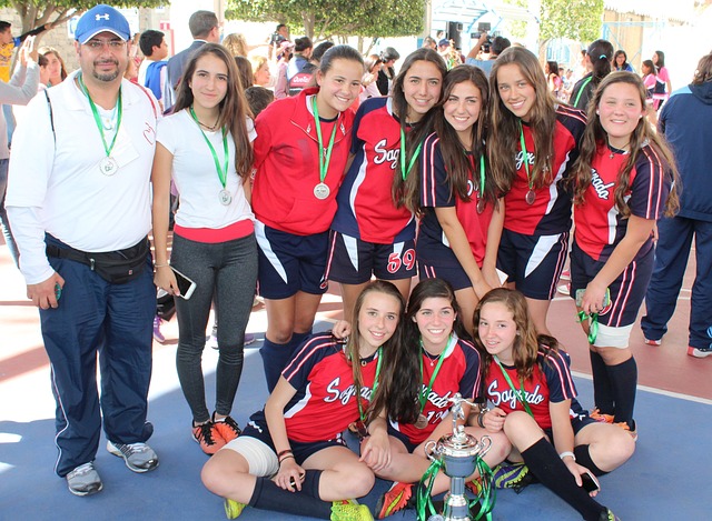 [赛后]LGD.NBW 1-0 WB，鲁班七号火力覆盖，LGD.NBW父子兵先下一城14亮29回复.